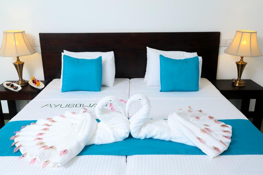 Coco Royal Beach Resort Kalutara Exterior foto