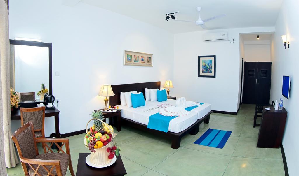 Coco Royal Beach Resort Kalutara Exterior foto