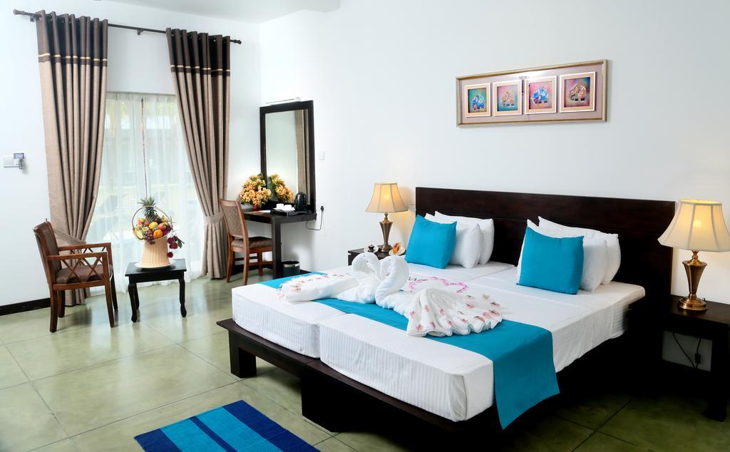 Coco Royal Beach Resort Kalutara Exterior foto