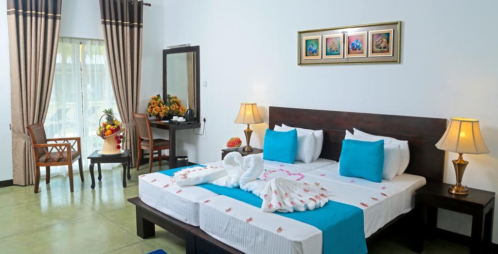 Coco Royal Beach Resort Kalutara Exterior foto