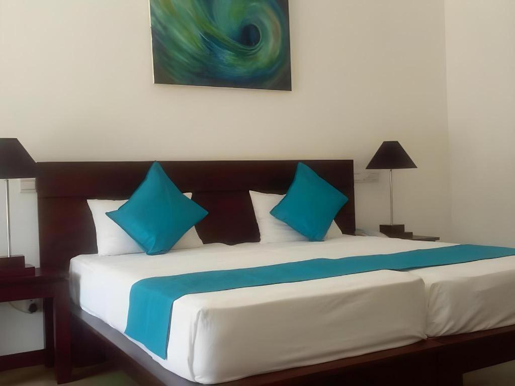 Coco Royal Beach Resort Kalutara Exterior foto