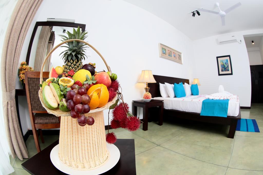Coco Royal Beach Resort Kalutara Exterior foto