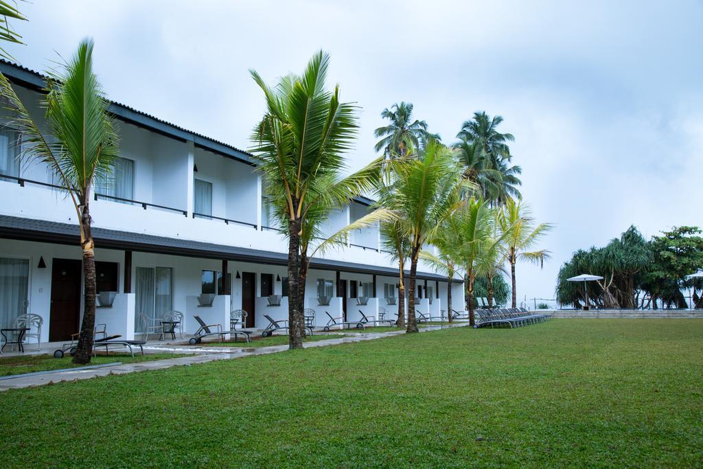 Coco Royal Beach Resort Kalutara Exterior foto