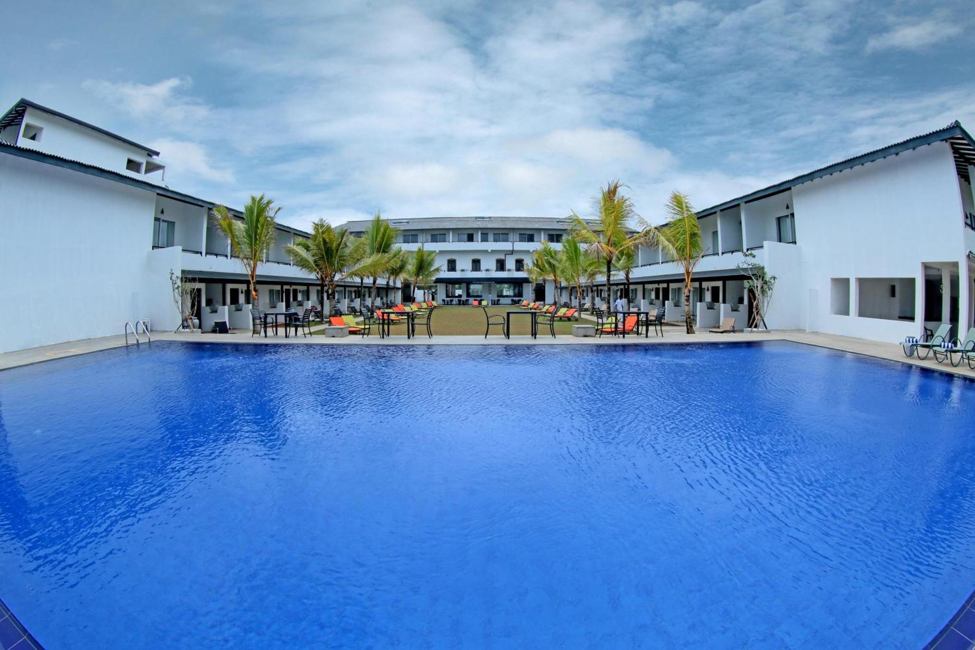 Coco Royal Beach Resort Kalutara Exterior foto